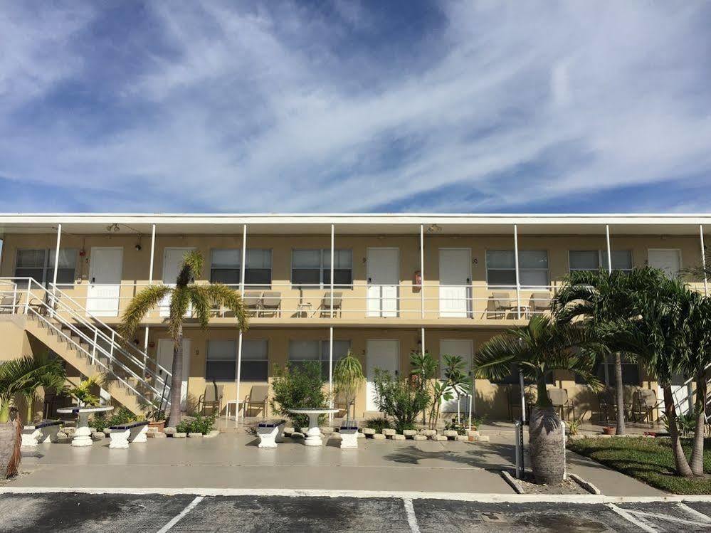 Pelican By The Sea Motel Pompano Beach Exterior foto